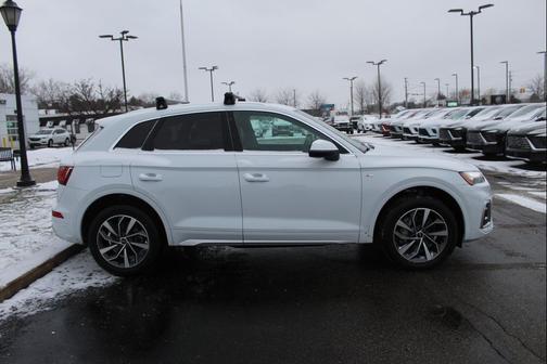 2023 Audi Q5 45 S line Premium Plus