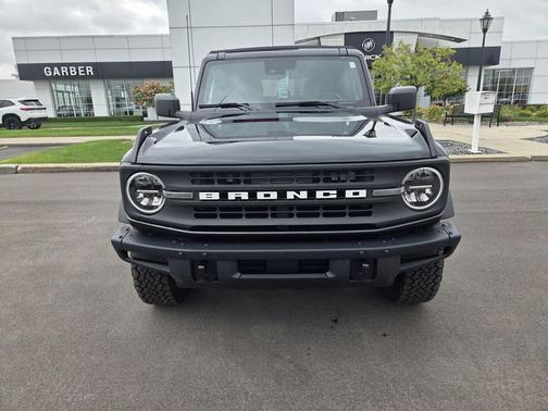 Shadow Black 2024 Ford Bronco Black Diamond