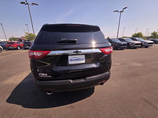 Mosaic Black Metallic 2020 Chevrolet Traverse LS