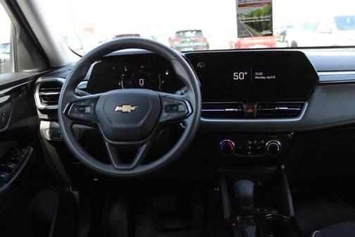 Sterling Gray Metallic 2024 Chevrolet Trailblazer LT