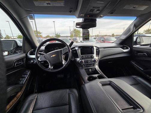 Iridescent Pearl Tricoat 2019 Chevrolet Suburban LT