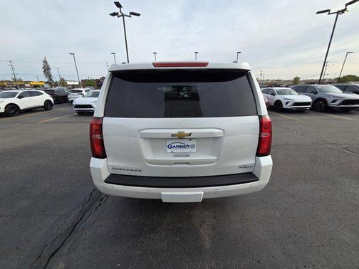 Iridescent Pearl Tricoat 2019 Chevrolet Suburban LT