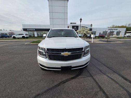 Iridescent Pearl Tricoat 2019 Chevrolet Suburban LT