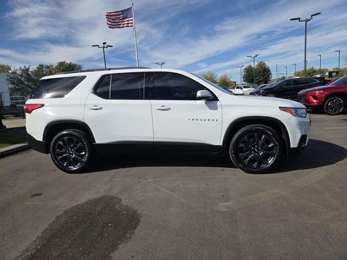 Summit White 2021 Chevrolet Traverse RS