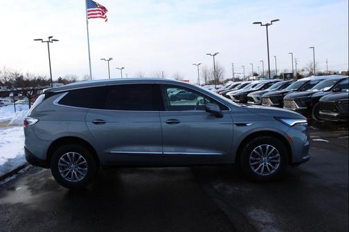 2023 Buick Enclave Essence FWD