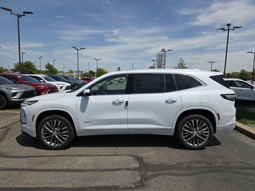 Iridescent White Tricoat 2026 Buick Enclave Avenir FWD