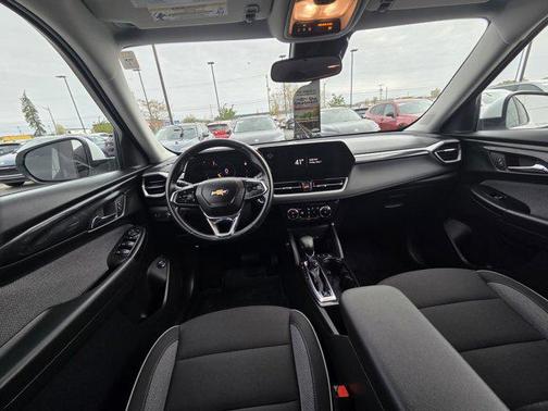 Summit White 2025 Chevrolet Trailblazer LT