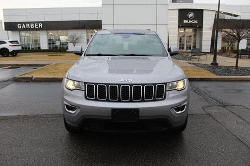 Billet Silver Metallic Clearcoat 2017 Jeep Grand Cherokee Laredo