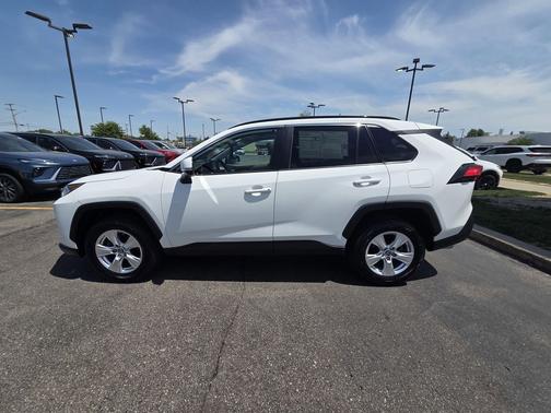 Super White 2019 Toyota RAV4 XLE