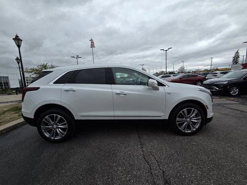 Crystal White Tricoat 2024 Cadillac XT5 Premium Luxury