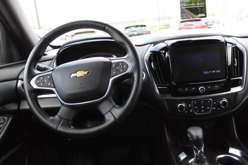 Sterling Gray Metallic 2023 Chevrolet Traverse LT Leather