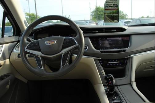 2022 Cadillac XT5 Premium Luxury
