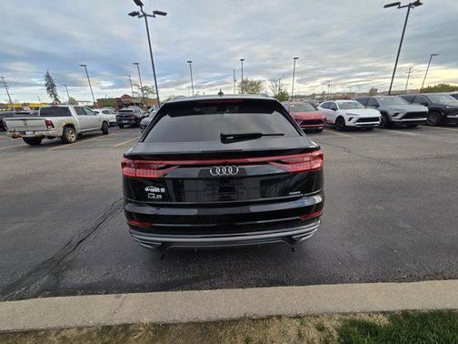 Mythos Black Metallic 2022 Audi Q8 55 Prestige