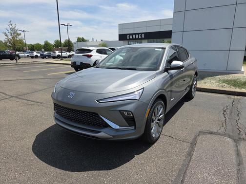 Moonstone Gray Metallic 2026 Buick Envista Avenir FWD