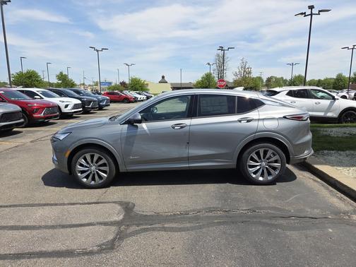 Moonstone Gray Metallic 2026 Buick Envista Avenir FWD