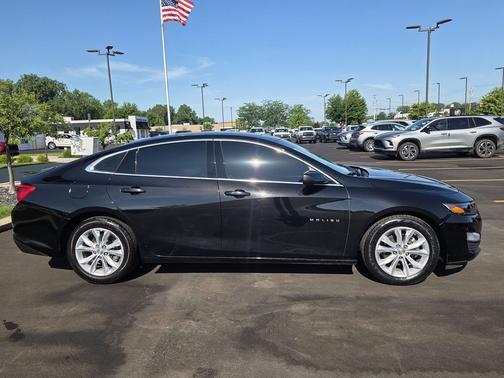Mosaic Black Metallic 2024 Chevrolet Malibu FWD 1LT