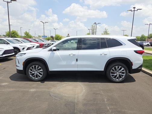 Iridescent White Tricoat 2026 Buick Enclave Preferred FWD