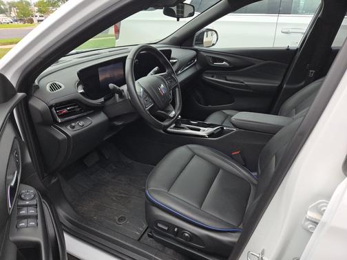 Summit White 2025 Buick Envista Sport Touring FWD