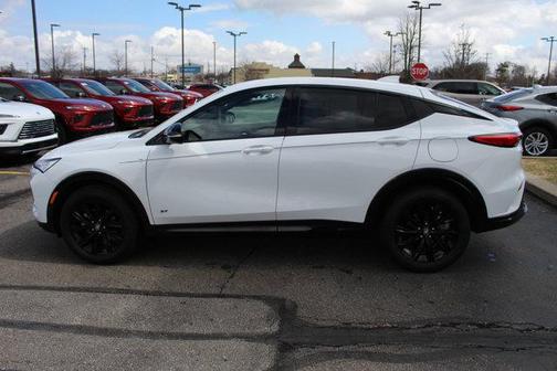 Summit White 2025 Buick Envista Sport Touring FWD