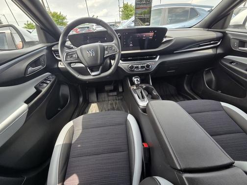 Summit White 2024 Buick Envista Preferred FWD