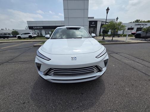 Summit White 2024 Buick Envista Preferred FWD