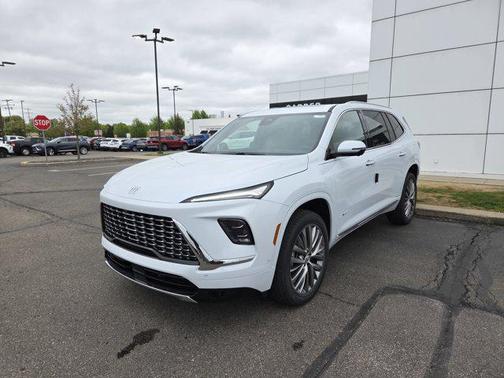Iridescent White Tricoat 2026 Buick Enclave Avenir FWD