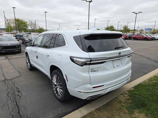 Iridescent White Tricoat 2026 Buick Enclave Avenir FWD