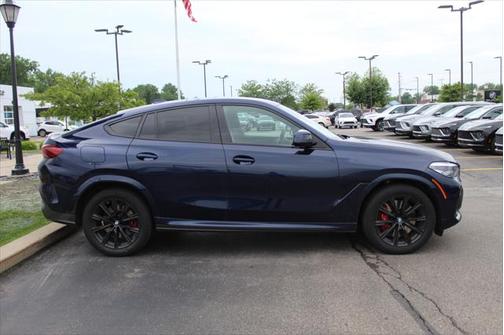 2021 BMW X6 M50i