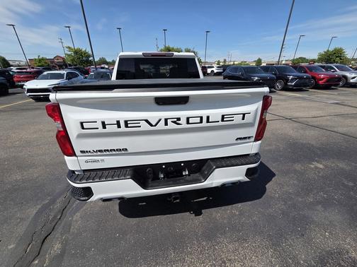 Summit White 2023 Chevrolet Silverado 1500 RST