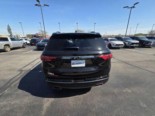 Mosaic Black Metallic 2023 Chevrolet Traverse Premier