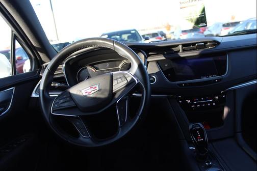 2023 Cadillac XT5 Luxury