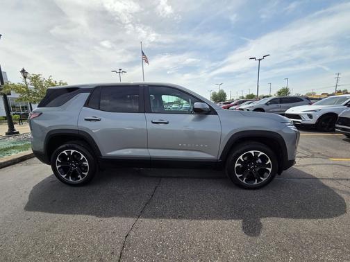 Sterling Gray Metallic 2026 Chevrolet Equinox 1LT