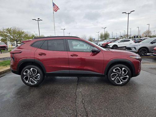 Crimson Metallic 2025 Chevrolet Trax FWD 2RS
