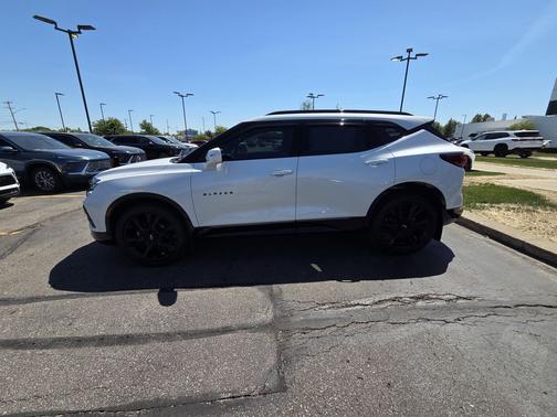 Iridescent Pearl Tricoat 2021 Chevrolet Blazer RS