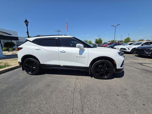 Iridescent Pearl Tricoat 2021 Chevrolet Blazer RS