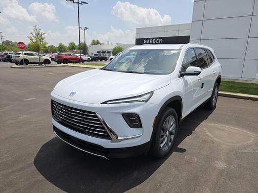 Iridescent White Tricoat 2026 Buick Enclave Preferred FWD