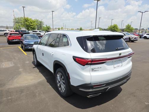 Iridescent White Tricoat 2026 Buick Enclave Preferred FWD