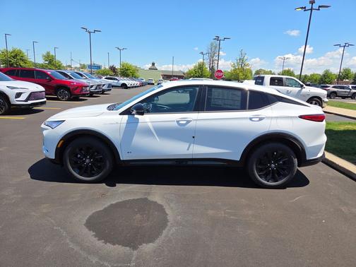 Summit White 2026 Buick Envista Sport Touring FWD