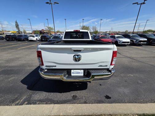 Bright White Clearcoat 2022 RAM 3500 Big Horn Crew Cab 4x4 8' Box