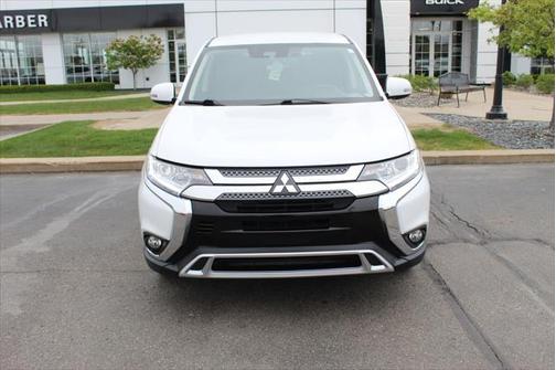 2020 Mitsubishi Outlander SE