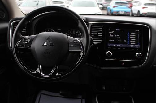 2020 Mitsubishi Outlander SE