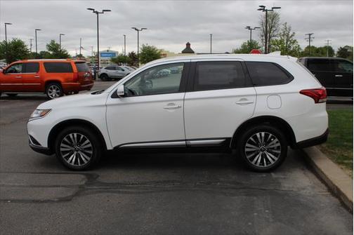 2020 Mitsubishi Outlander SE