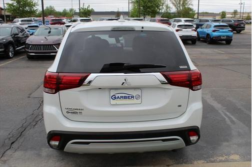 2020 Mitsubishi Outlander SE