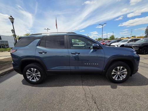 Lakeshore Blue Metallic 2025 Chevrolet Equinox 1LT