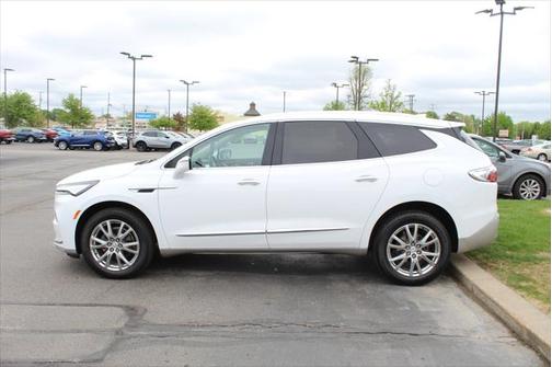 2023 Buick Enclave Essence FWD