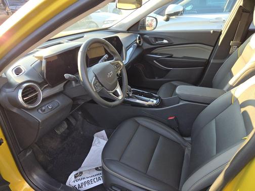Nitro Yellow Metallic 2025 Chevrolet Trax FWD ACTIV