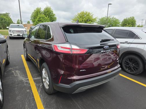 Burgundy Velvet Metallic Tinted Clearcoat 2021 Ford Edge SEL