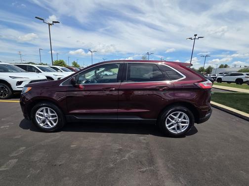Burgundy Velvet Metallic Tinted Clearcoat 2021 Ford Edge SEL