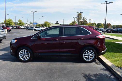 Burgundy Velvet Metallic Tinted Clearcoat 2021 Ford Edge SEL