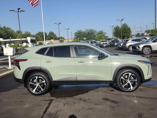 Cacti Green 2024 Chevrolet Trax FWD 1RS